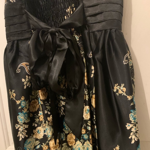 Kitty floral dress - Picture 11 of 16